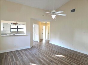 1717 Needles Ln E in Largo, FL - Building Photo - Building Photo