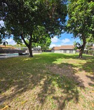 2420 Jackson St in Hollywood, FL - Building Photo - Building Photo