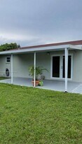 16801 NW 72nd Ct in Hialeah, FL - Building Photo