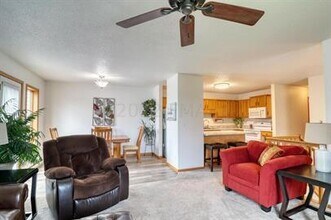 19 Prairiewood Xing S in Fargo, ND - Foto de edificio - Building Photo