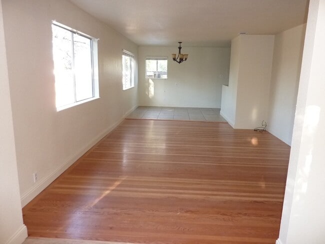 12115 Dry Creek Rd in Auburn, CA - Building Photo - Building Photo