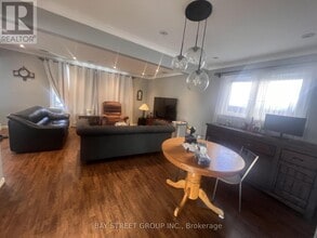 58 Ellendale Dr in Toronto, ON - Building Photo - Building Photo