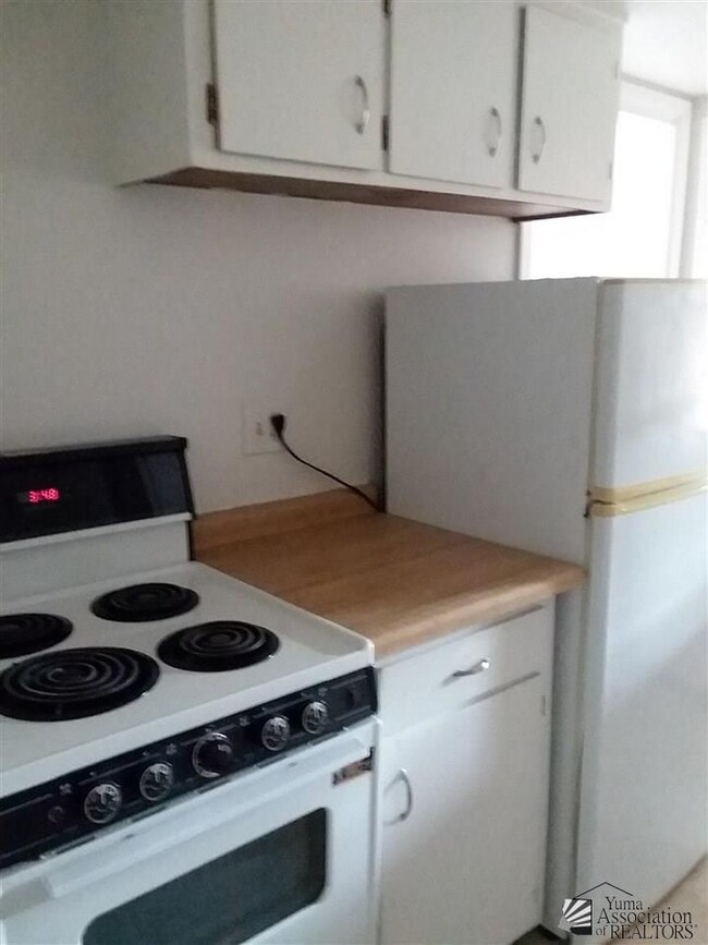 2880 S 1st Ave in Yuma, AZ - Building Photo - Building Photo