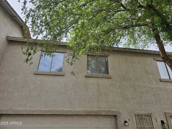 7355 N Black Cyn Hwy in Phoenix, AZ - Building Photo - Building Photo