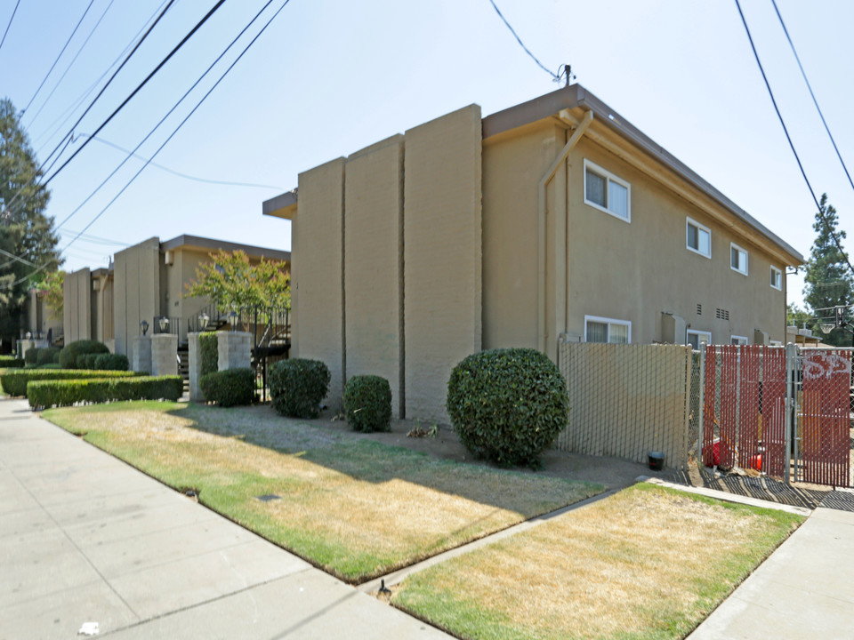 2171-2189 E Shaw Ave in Fresno, CA - Building Photo