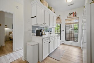 401 Harbour Pt, Unit 401 Harbour Point in Virginia Beach, VA - Foto de edificio - Building Photo