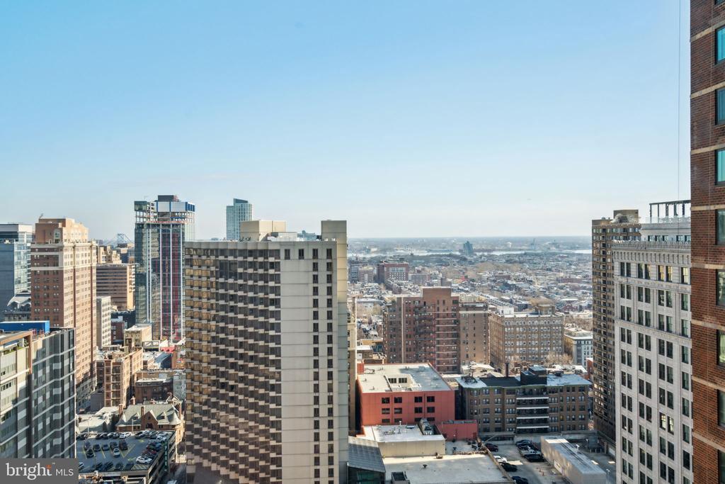 1420 Locust St in Philadelphia, PA - Building Photo