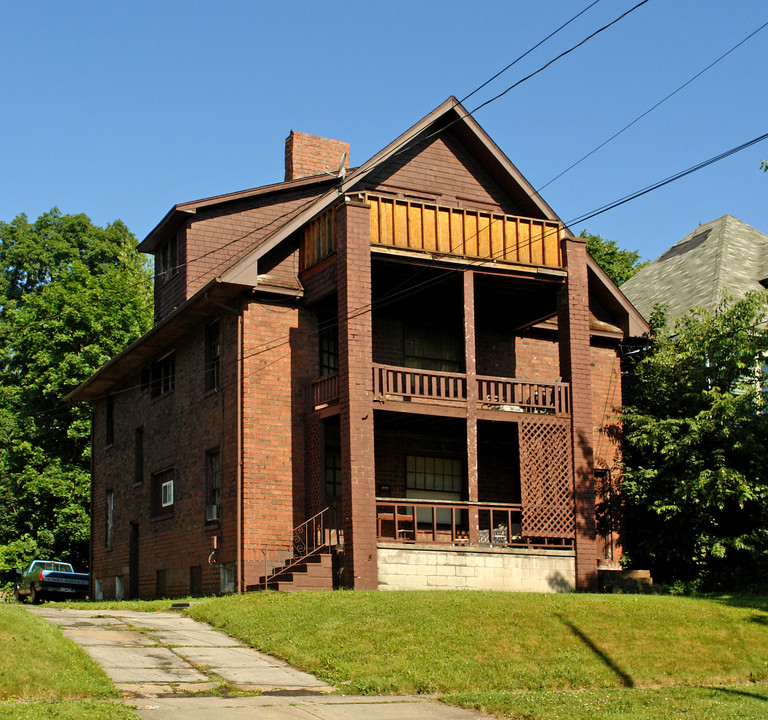 1430 Elm St in Youngstown, OH - Foto de edificio