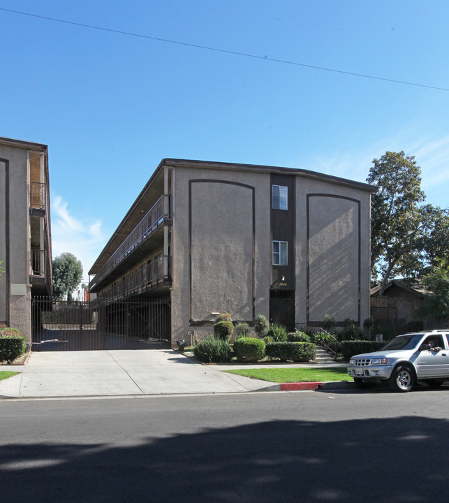 1804 Garfield Pl in Los Angeles, CA - Building Photo