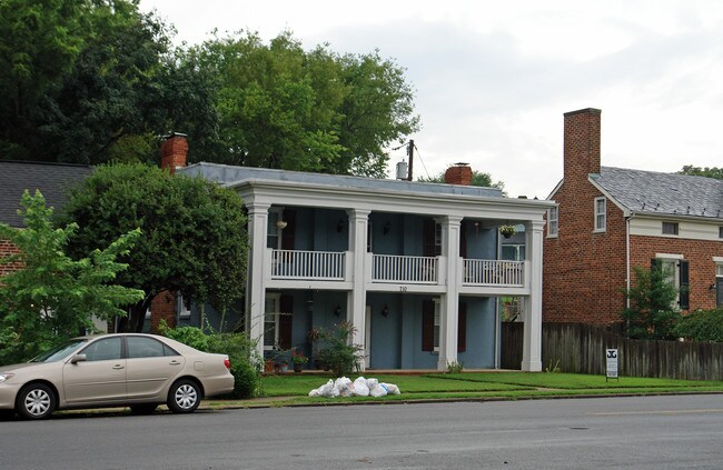 710 Kenmore Ave in Fredericksburg, VA - Building Photo - Building Photo