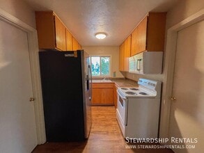 1827 Harris St in Eugene, OR - Building Photo - Building Photo