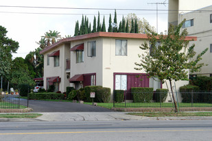 13437 Burbank Blvd Apartments