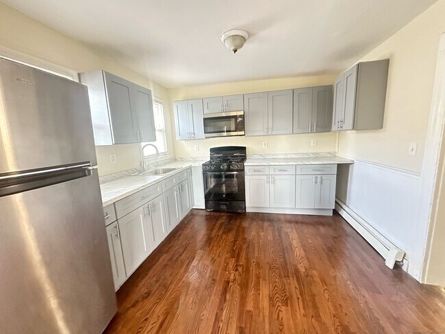 40 Vine St in Bridgeport, CT - Building Photo - Building Photo