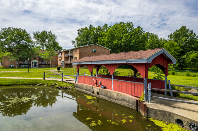 2811 Parkman Rd NW in Warren, OH - Building Photo - Building Photo