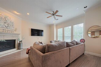 24 Versante Ct in Houston, TX - Building Photo - Building Photo