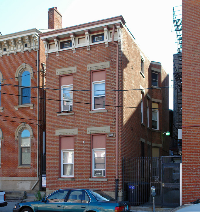 1204 Clay St in Cincinnati, OH - Foto de edificio