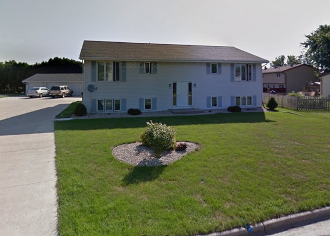 1710 Delaware Dr, Unit 2