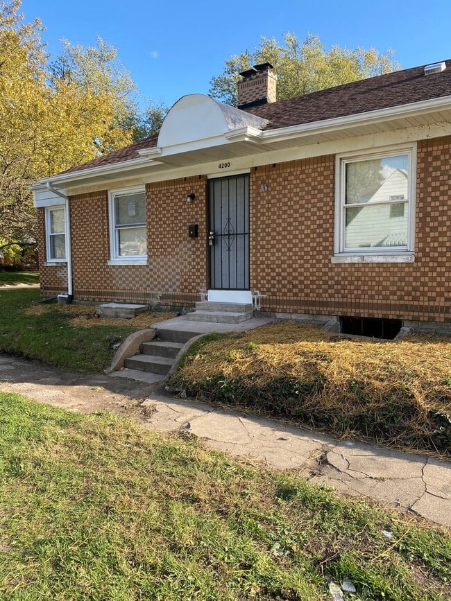 property at 4200 Van Buren St