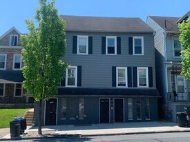 1046 Northampton St in Easton, PA - Building Photo