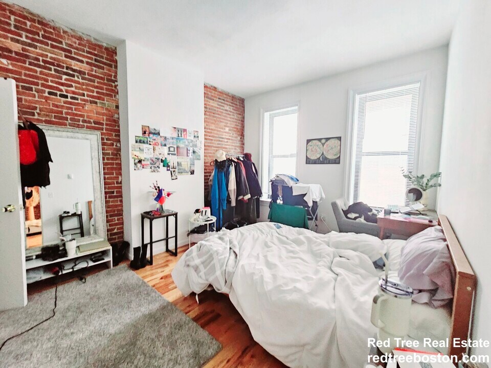 23 Cortes St, Unit 6 in Boston, MA - Building Photo