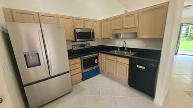 719 Montana Ave in St. Cloud, FL - Building Photo - Building Photo