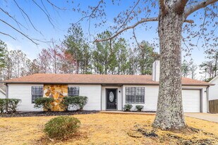 5175 Sugar Crest Dr in Sugar Hill, GA - Building Photo