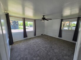 309 E 200 S in Pleasant Grove, UT - Building Photo