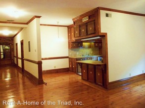 602 S Elm St in Greensboro, NC - Building Photo - Building Photo