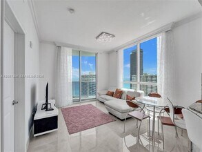 1945 S Ocean Dr in Hallandale Beach, FL - Building Photo - Building Photo
