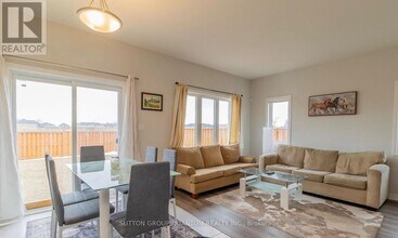 45 Sycamore St in Welland, ON - Building Photo - Building Photo