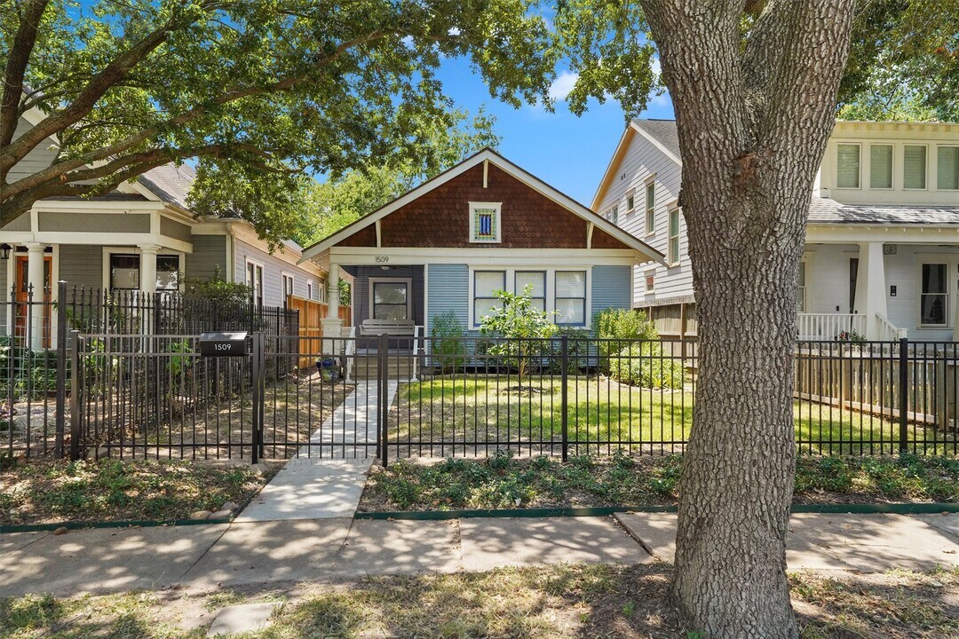 1509 Ashland St in Houston, TX - Building Photo