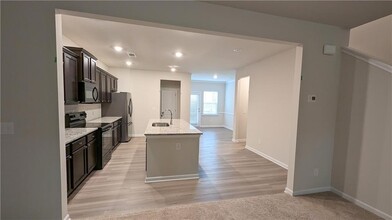 549 Ruths Dr in Holly Springs, GA - Building Photo - Building Photo