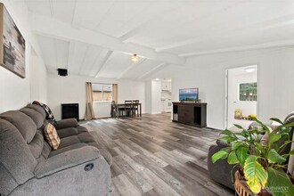 16503 Village Dr SE in Rainier, WA - Building Photo - Building Photo