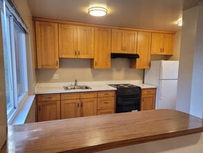 132 Locksley Ave, Unit 3 in San Francisco, CA - Building Photo - Building Photo