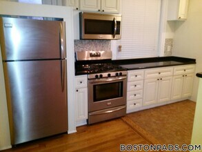405 Marlborough St, Unit 32 in Boston, MA - Building Photo - Building Photo