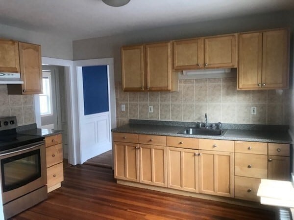 107 Wrentham St, Unit #2 in Boston, MA - Building Photo - Building Photo