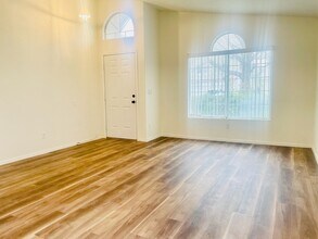 2124 Starline Meadow Pl in Las Vegas, NV - Building Photo - Building Photo
