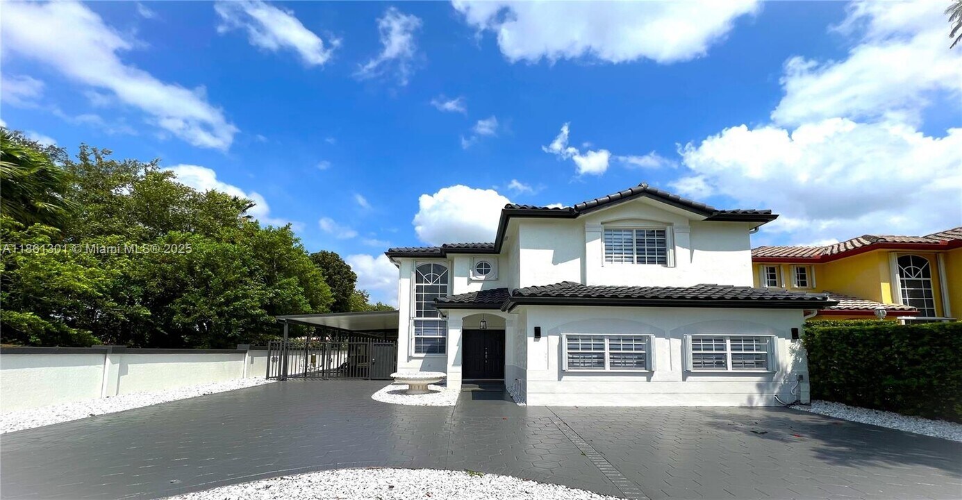 9017 SW 157th Path in Miami, FL - Building Photo