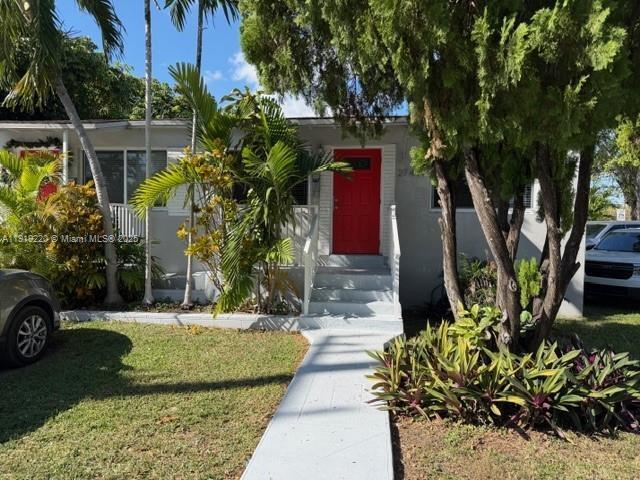 2740 SW 32nd Ave in Miami, FL - Building Photo - Building Photo