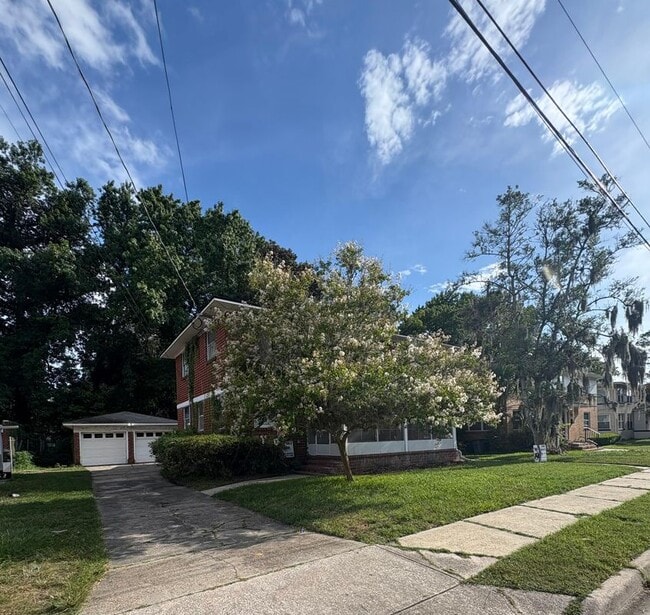 property at 3150 Belden Cir
