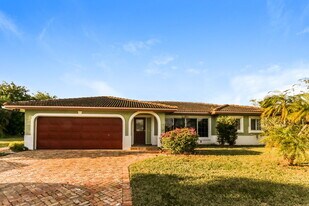 22025 Flanders Ct in Boca Raton, FL - Building Photo