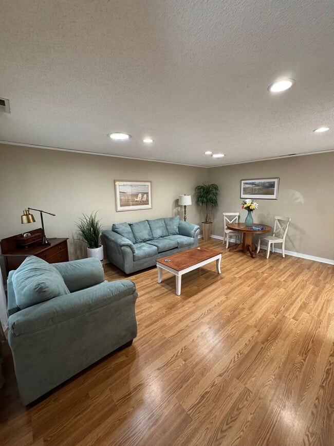 1710 Brighton Ave in Grover Beach, CA - Building Photo - Building Photo