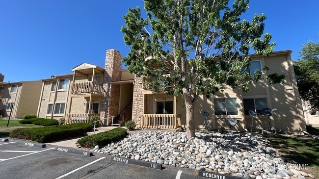 property at 914 Tenderfoot Hill Rd