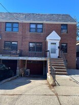 40-12 209th St in Queens, NY - Building Photo