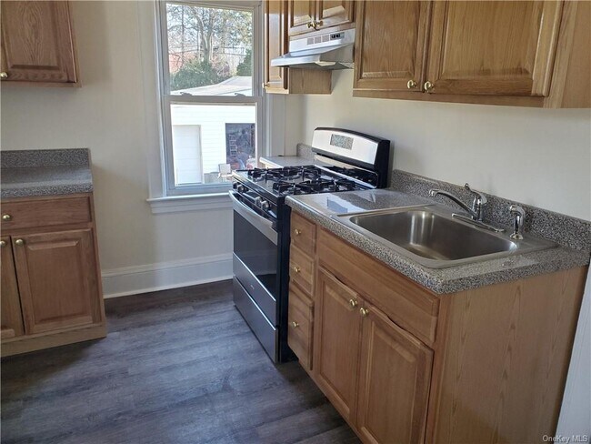 721 River St-Unit -2 in Mamaroneck, NY - Building Photo - Building Photo