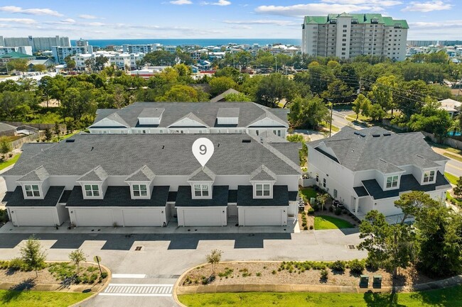 100 Beach Dr in Destin, FL - Building Photo - Building Photo