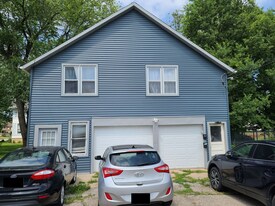 805 10th St, Unit 0.5 in Brodhead, WI - Building Photo