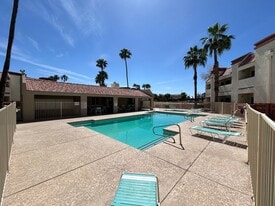 12123 W Bell Rd in Surprise, AZ - Building Photo