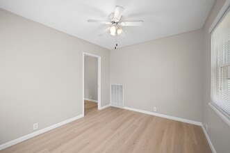 521 Hawkins Rd in Clarksville, TN - Building Photo - Building Photo