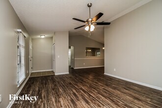 836 Sylvia Dr in Deltona, FL - Building Photo - Building Photo